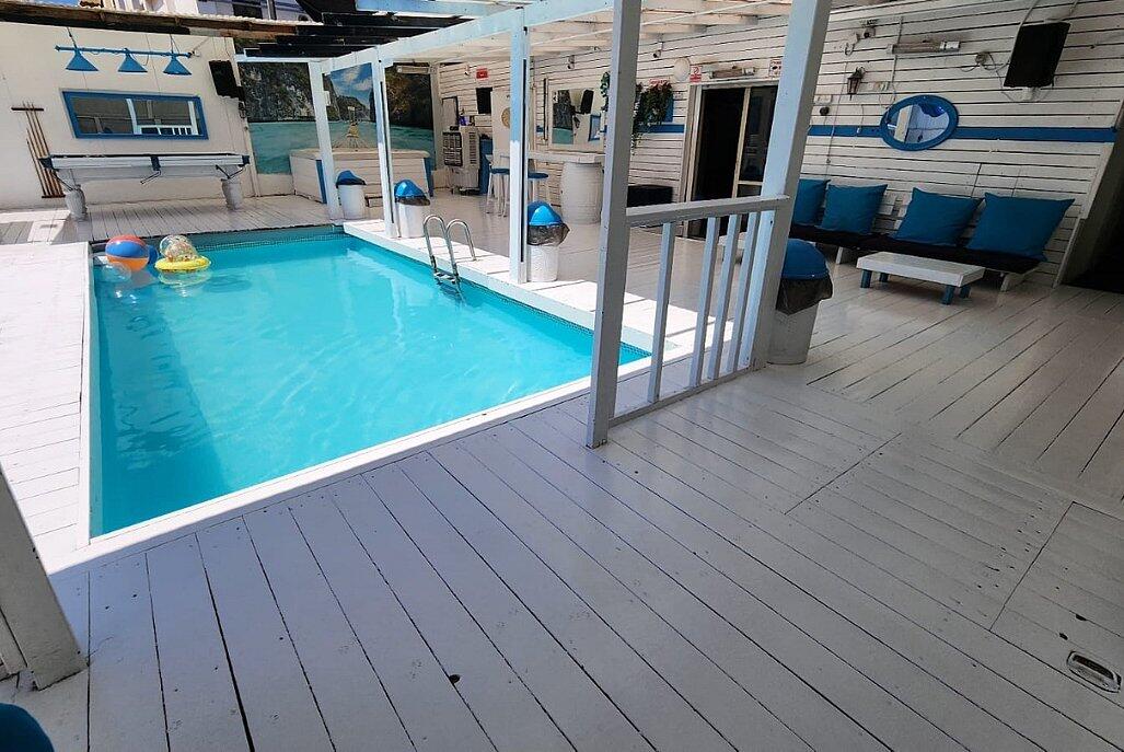 האי בשרון מרכז  23  לופט 4 יו