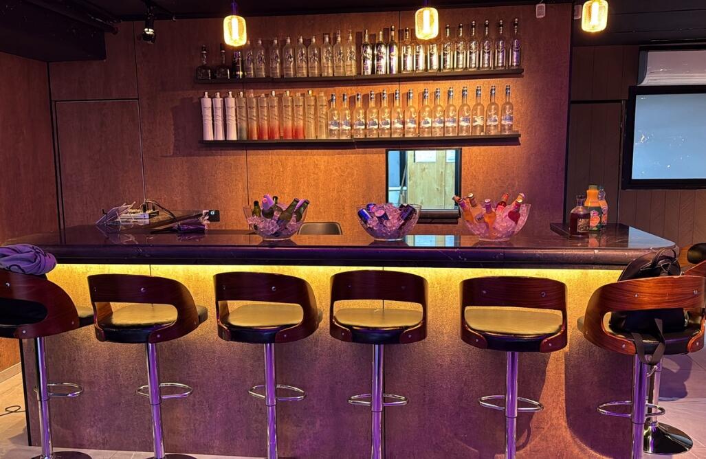 קוואלי רוף טופ - Cavalli Roof Top מרכז  6  לופט 4 יו