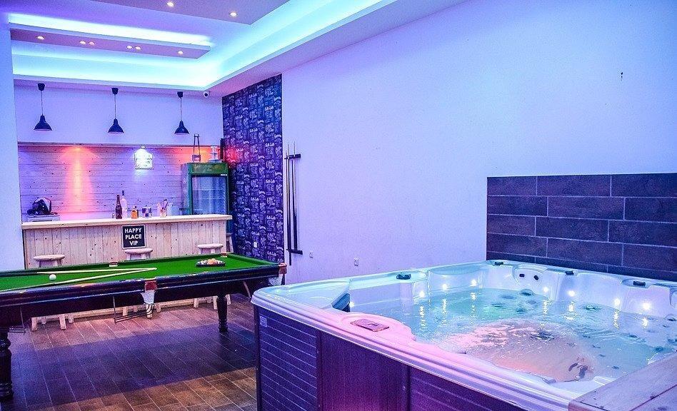 לופט הפי פלייס פרימיום מרכז לופט הפי פלייס - ג'קוזי ספא לופט הפי פלייס - ג'קוזי ספא לצד שולחן סנוקר לופט 4 יו