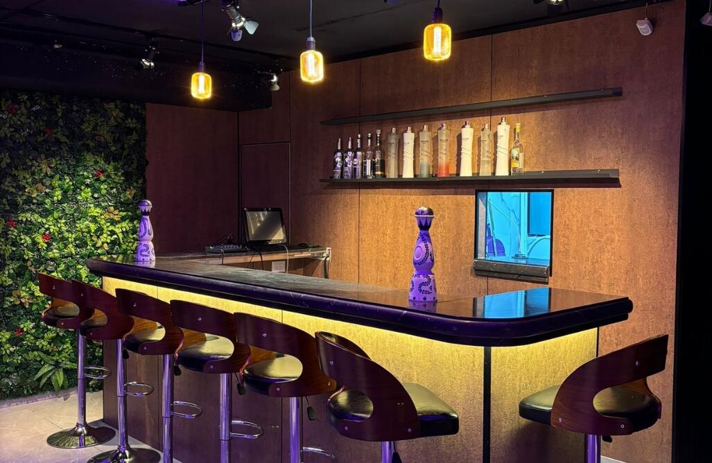 קוואלי רוף טופ - Cavalli Roof Top מרכז  10  לופט 4 יו