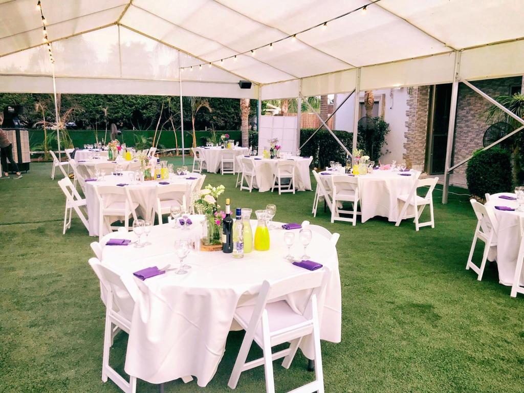 בחצר של אפריים מרכז  6  לופט 4 יו